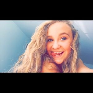 Meet your Posher, Carissa